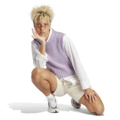 Damesshort Adidas ALL SZN Fleece -Moss Kopenhagen-winkel adidas ic6454 5 apparel on model walking view white