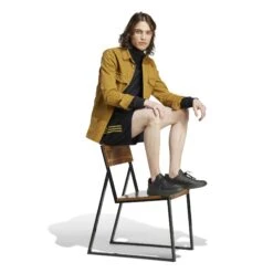 Korte Letters Adidas Tiro -Moss Kopenhagen-winkel adidas im2906 6 apparel on model walking view white bv