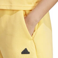 Damesshort Adidas Z.N.E. 13 Damesshort Adidas Z.N.E. -Moss Kopenhagen-winkel adidas is3927 6 apparel on model detail view 1 white