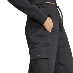 Dames Fleece Cargo Broek Adidas All Szn -Moss Kopenhagen-winkel adidas iw1215 7 apparel on model detail view 2 white
