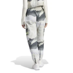 Cargo Broek Voor Dames Adidas City Escape Camo Print -Moss Kopenhagen-winkel adidas ix3839 4 apparel on model back view white