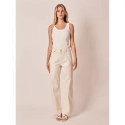 Damesjeans Met Hoge Taille En Uitlopende Pijpen In Ecru Stretchkatoen F.A.M. Paris Fauve -Moss Kopenhagen-winkel f a m paris fl 98 w greige 1