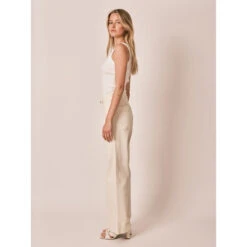 Damesjeans Met Hoge Taille En Uitlopende Pijpen In Ecru Stretchkatoen F.A.M. Paris Fauve -Moss Kopenhagen-winkel f a m paris fl 98 w greige 2