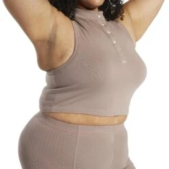 Damestanktop Reebok Classics GT 17 Damestanktop Reebok Classics GT -Moss Kopenhagen-winkel reebok hr5938 8 apparel on model detail view 3 white