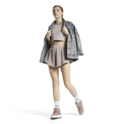 Damesshort Reebok Classics Natural Dye -Moss Kopenhagen-winkel reebok hs4741 4 apparel on model side view white