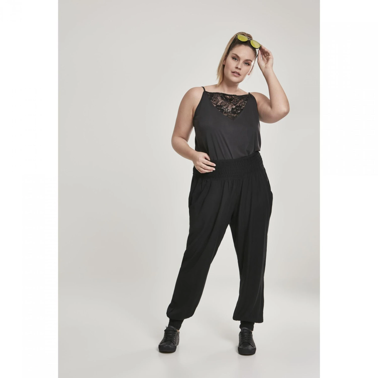 URBAN CLASSICS Broek Vrouw Urban Classic Sarong Groot Getailleerde 13 URBAN CLASSICS Broek Vrouw Urban Classic Sarong Groot Getailleerde - Afbeelding 11