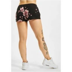 Damesshort Urban Classics Dangerous DNGRS -Moss Kopenhagen-winkel urban classics dlsh122 00007 1